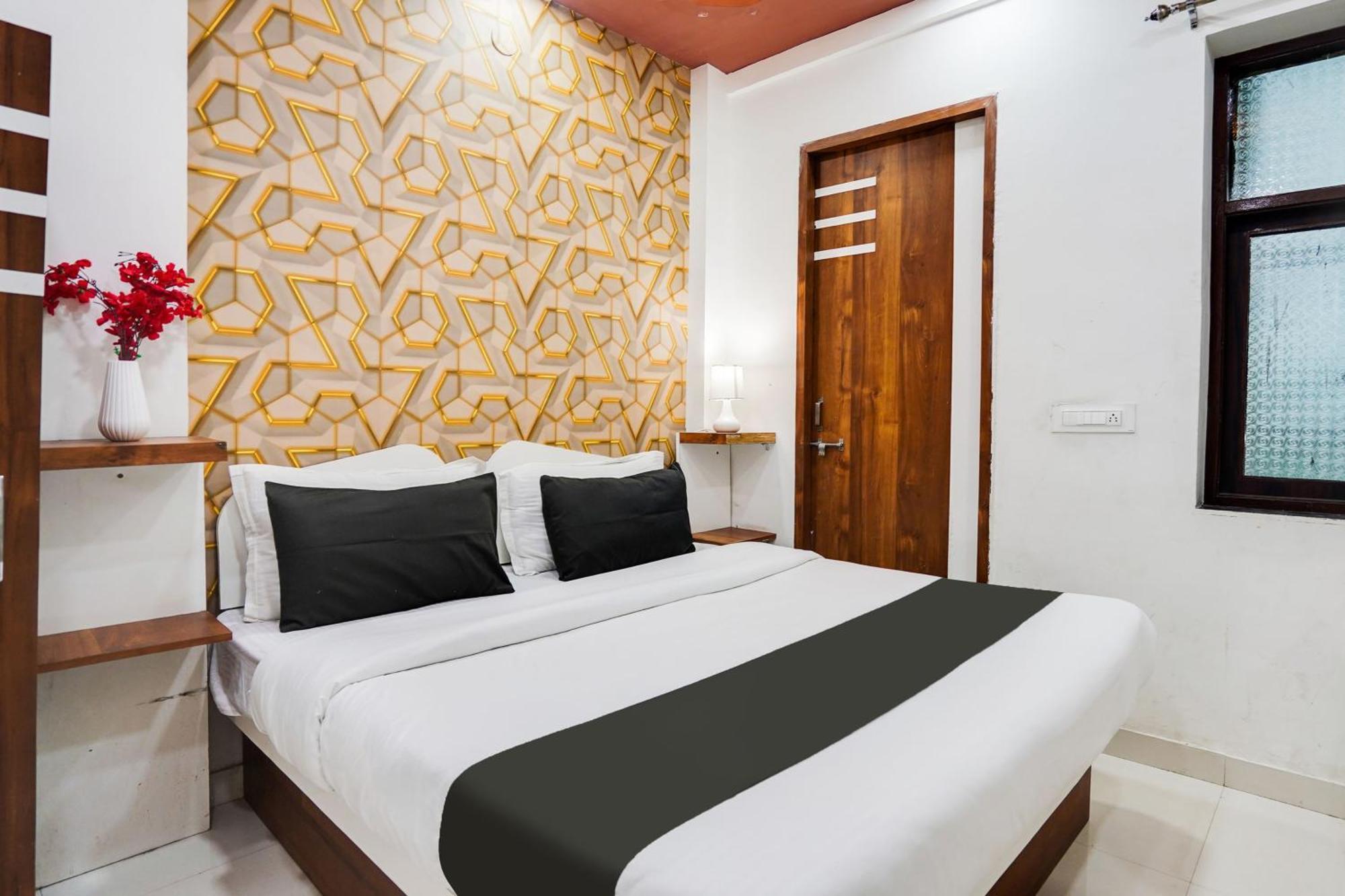 Super Oyo Hotel O Sky Wings Аджмер Екстериор снимка