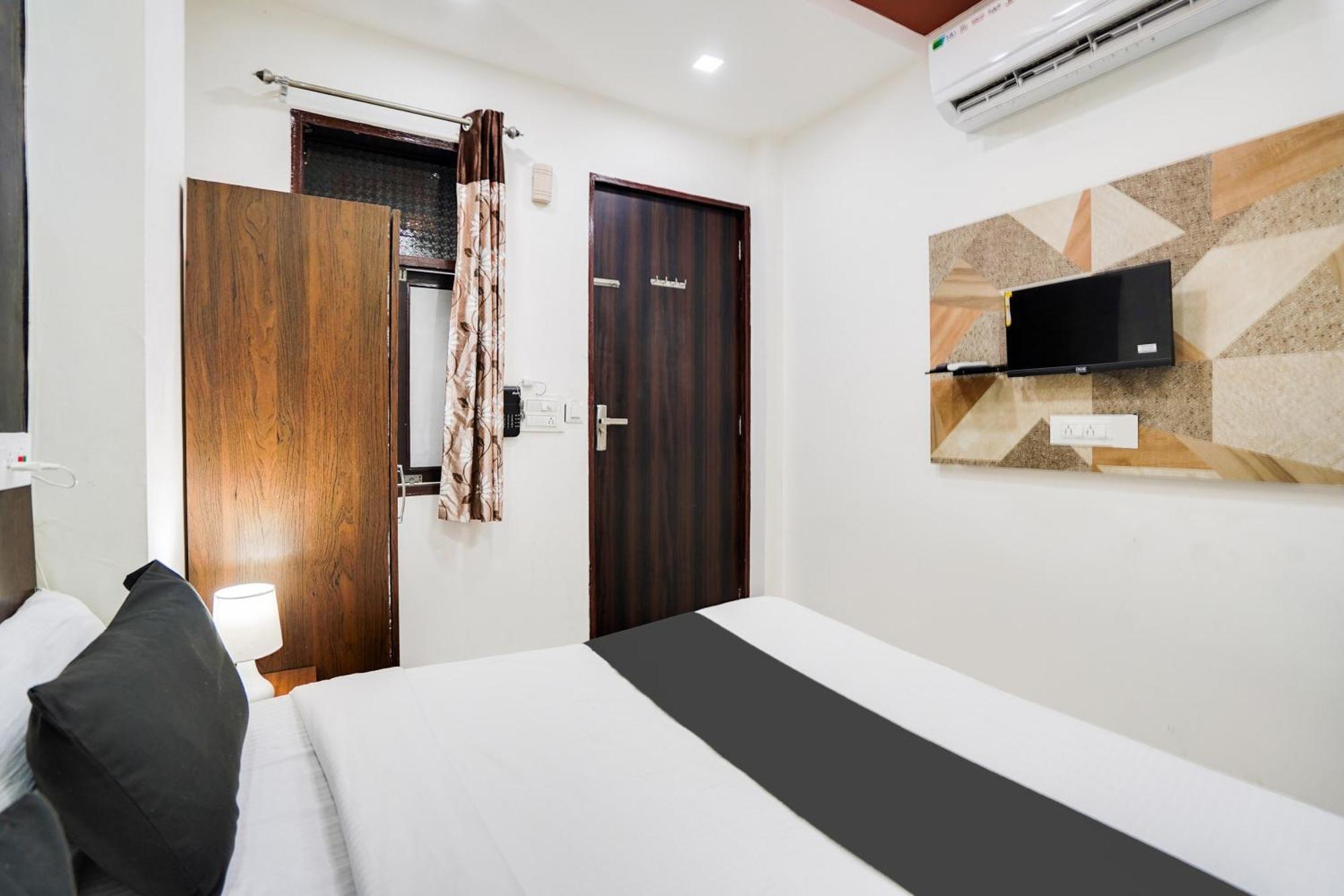 Super Oyo Hotel O Sky Wings Аджмер Екстериор снимка
